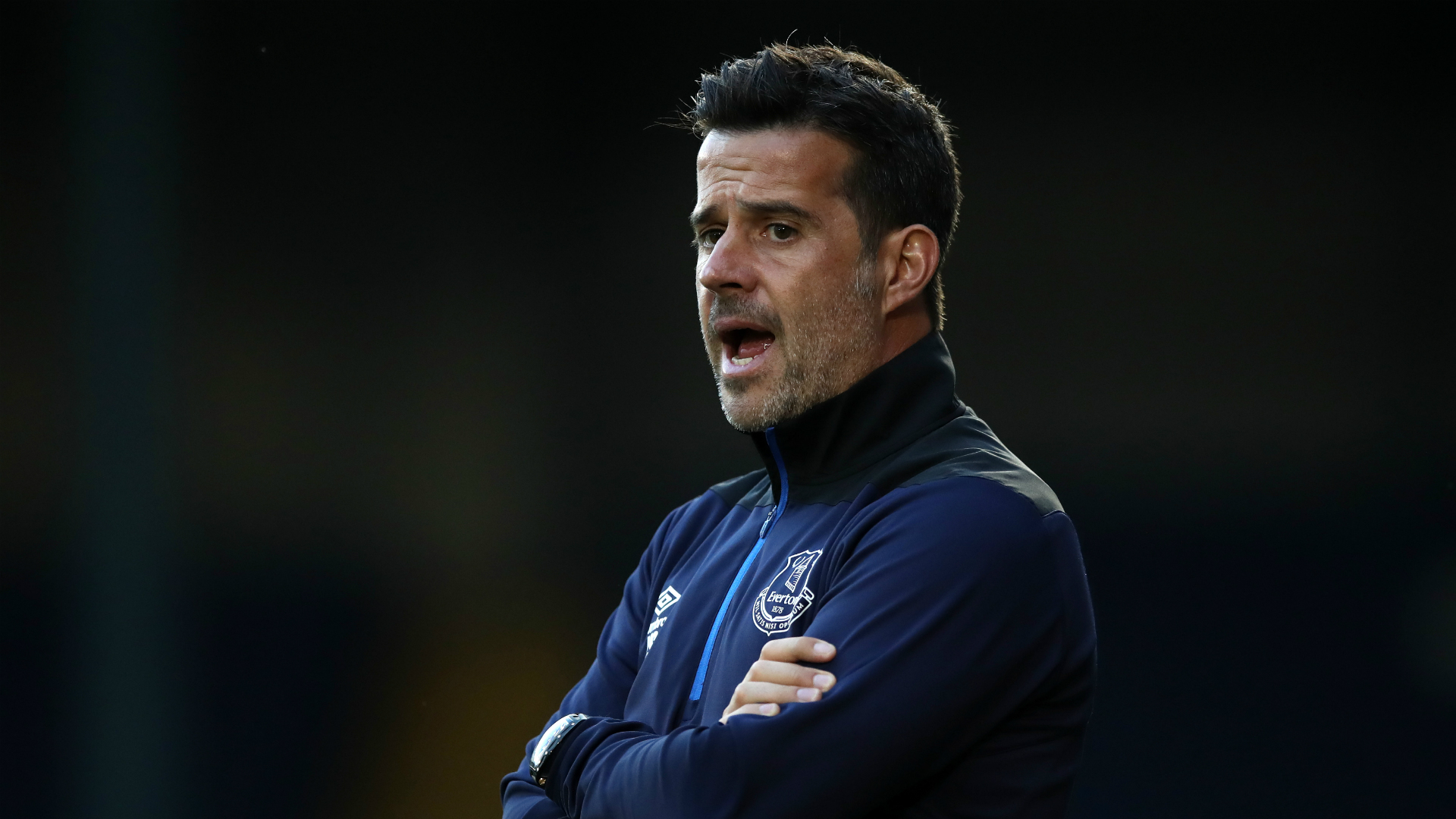 的表現充滿 的表現充滿